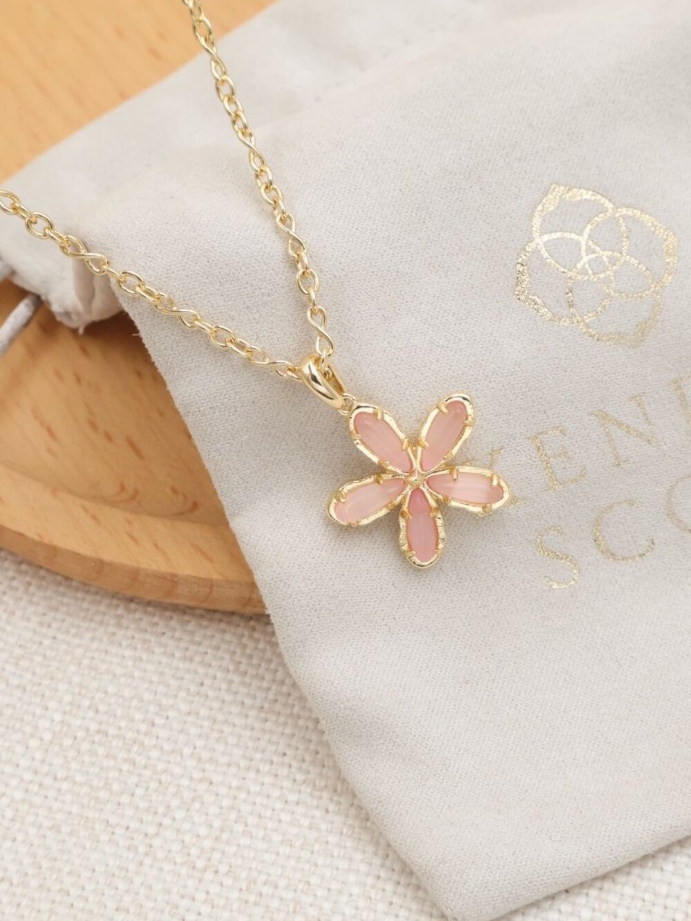 NEW Kendra Scott Kyla Necklace Gold Pink Cat's Eye Glass - Picture 2 of 2